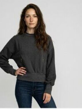 Tahari Sport Super soft inner fleece thumb hole sweatshirt